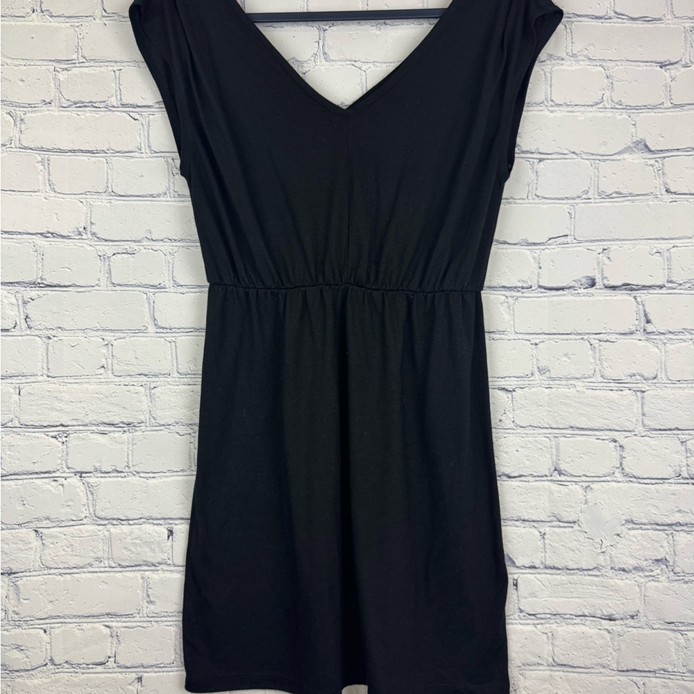 GAP Black Casual Mini Dress V-Neck Sleeveless